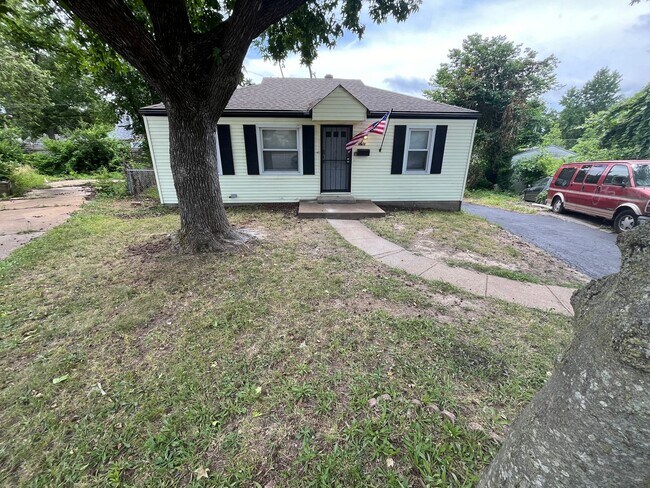 Building Photo - Freshly Renovated Two Bedroom Home Coming ...