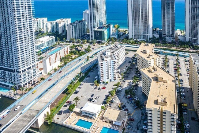 Building Photo - 1801 S Ocean Dr