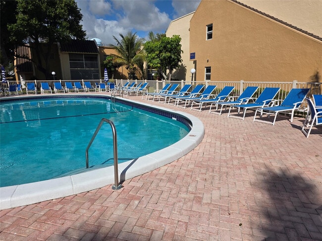 Building Photo - 959 SE 2nd Ave