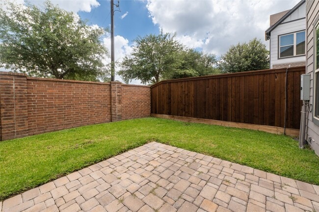 Building Photo - 963 Lilly Flower Ln