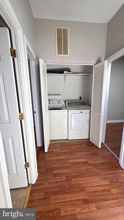 Building Photo - 539 N Luzerne Ave