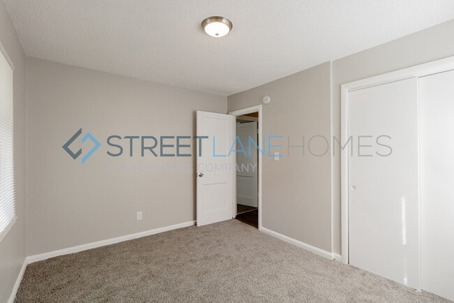 Building Photo - 109 Camellia Cir