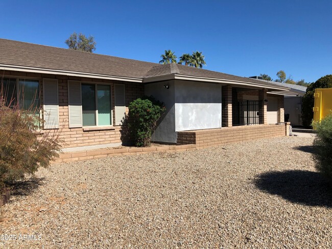 Building Photo - 4902 E Tierra Buena Ln