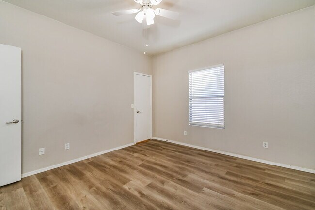 Building Photo - 1163 E Dust Devil Dr