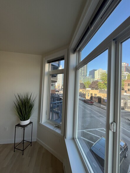Building Photo - 2414 1st Ave