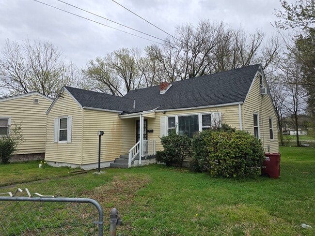 Building Photo - 2212 Ferndale Ave