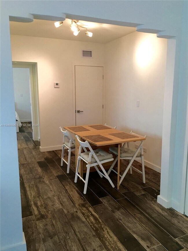 Building Photo - 645 Michigan Ave