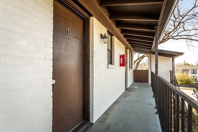 Building Photo - 5722 Gaston Ave