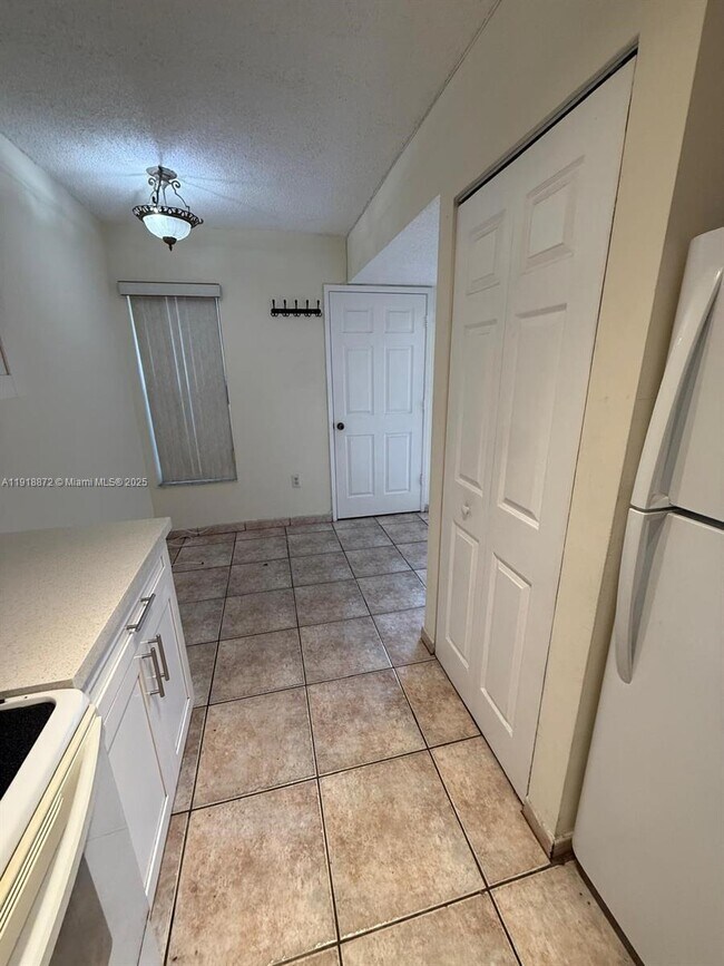 Building Photo - 1190 NW 124th Ave