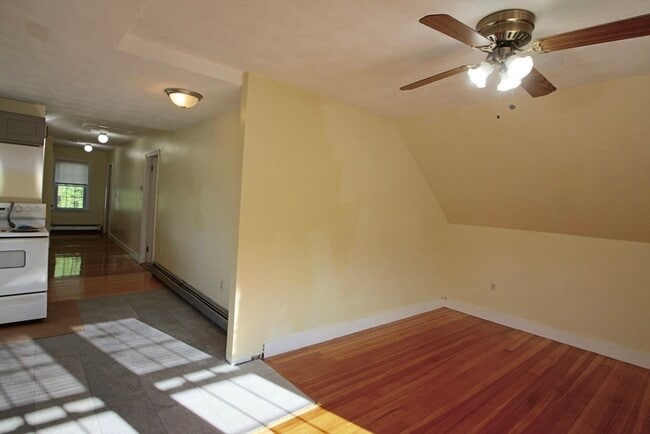 Building Photo - 420 Essex St