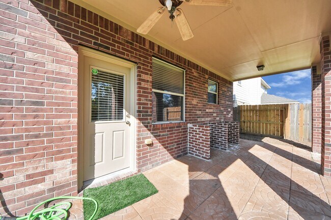 Building Photo - 12506 Short Springs Dr