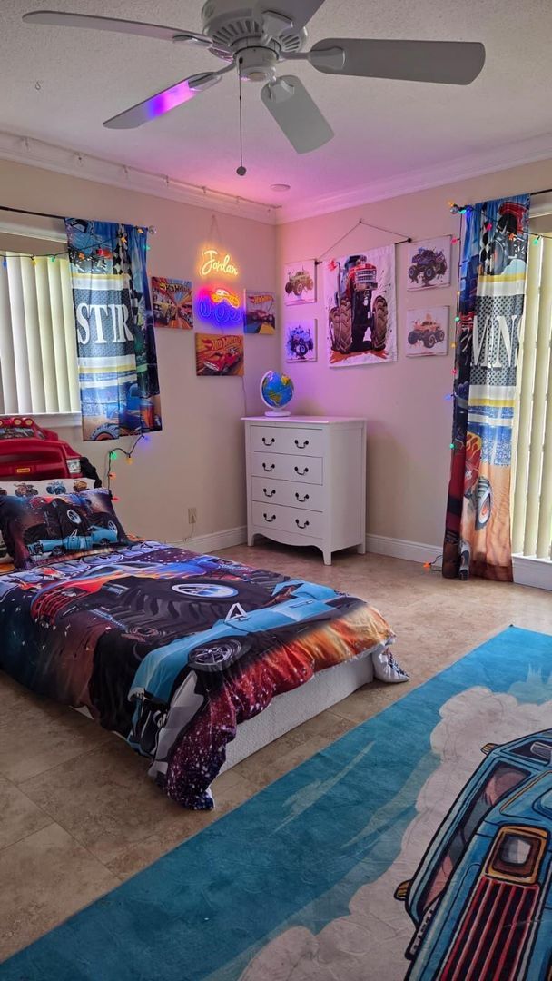 Building Photo - 4705 Holly Dr