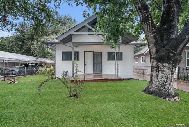 Building Photo - 327 E Whittier St