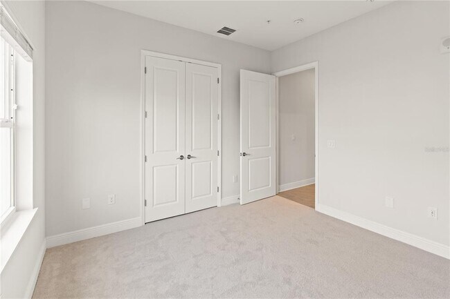 Building Photo - 7611 34th Ave W