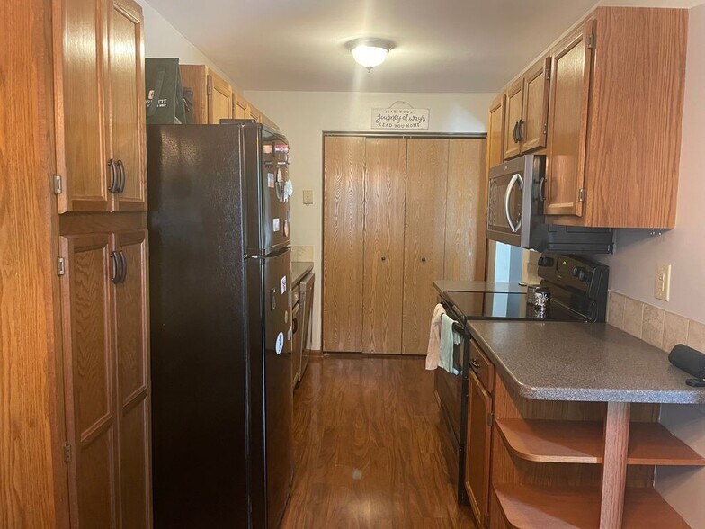 Building Photo - 405 Cambridge Manor Dr