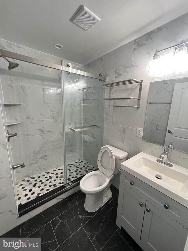 Building Photo - 1611-15 Ridge Ave