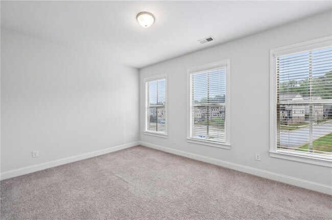 Building Photo - 687 Avondale Creek Dr.