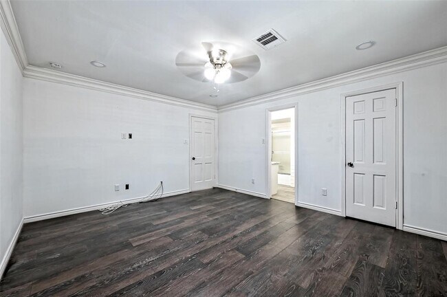 Building Photo - 5319 S Braeswood Blvd