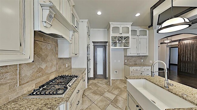 Building Photo - 5917 Grandby Rd