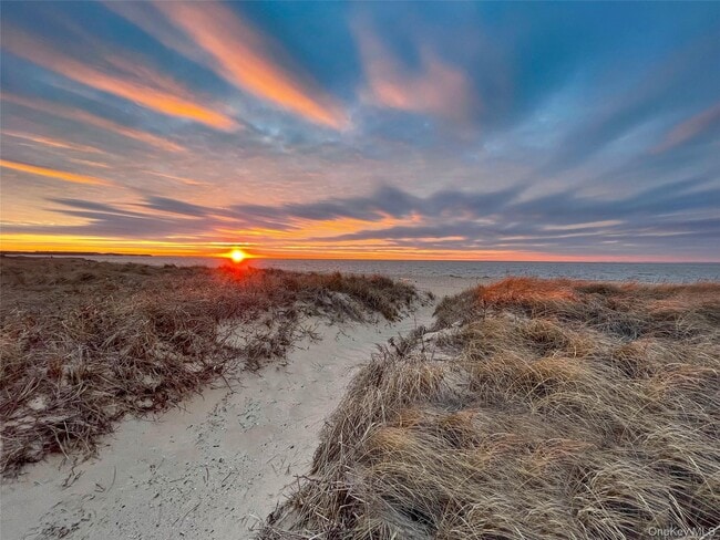 Building Photo - 315 Lake Dr