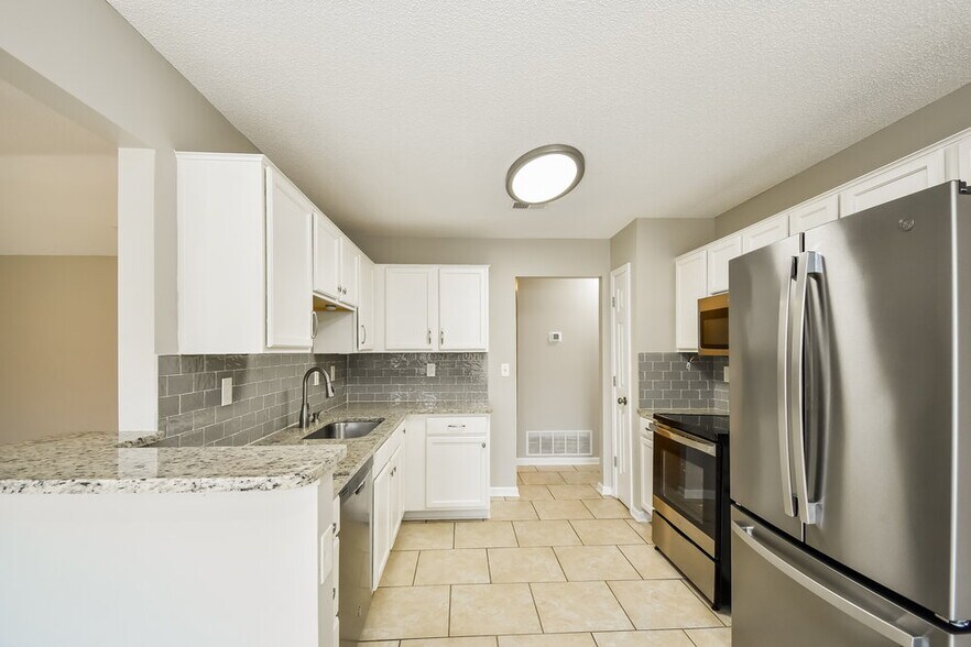 Building Photo - 6942 Scofield Cove