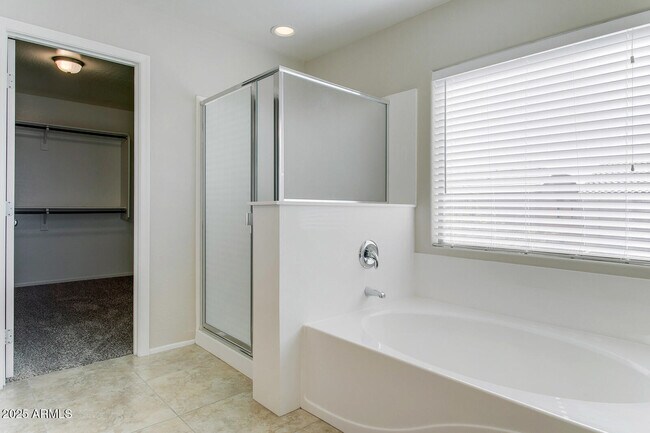 Building Photo - 2343 W Tallgrass Trail