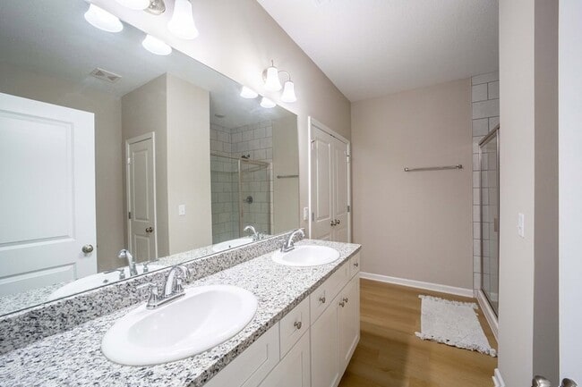 Building Photo - 5176 Legion Dr