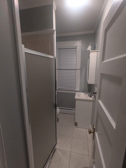 Bathroom - 56 Wallace Row