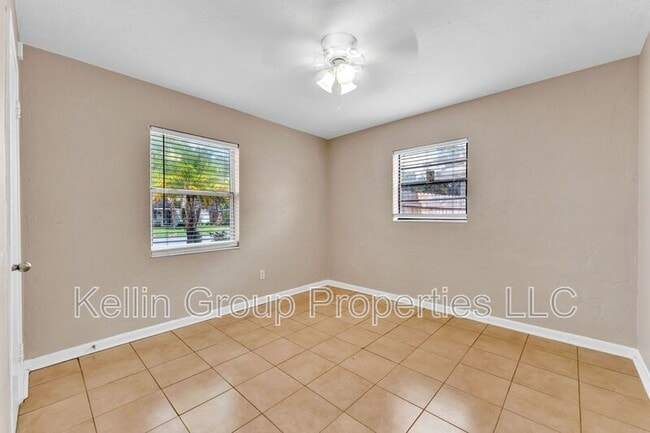 Building Photo - 4220 W Bay View Ave