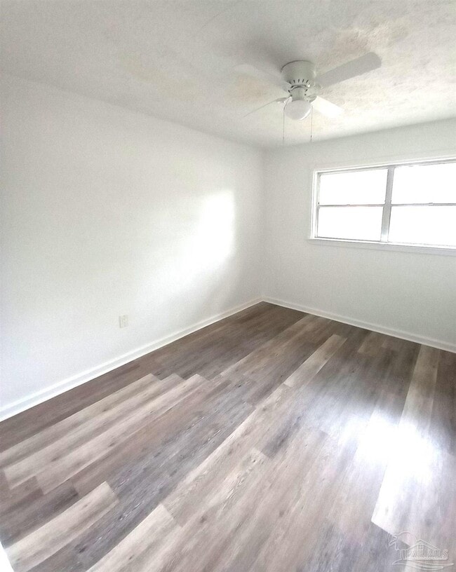 Building Photo - 113 Berkley Dr