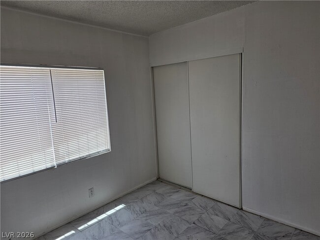 Building Photo - 2904 N Bassler St