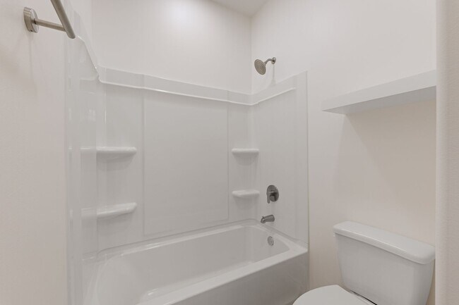 Building Photo - 2326 Summit Rd