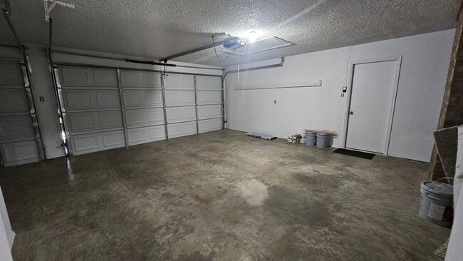 Building Photo - 1700 Kendolph Dr