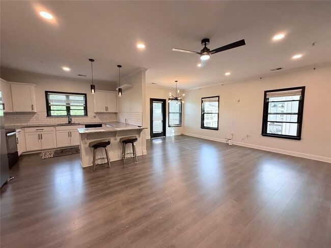 Building Photo - 3076 Quantum Ln