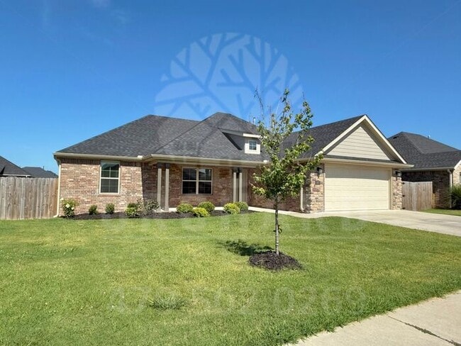 Building Photo - Single-Family Home- Desirable Cedarwood Plan