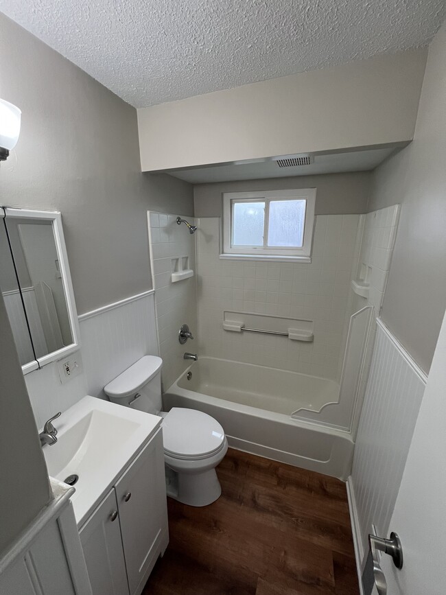 Bathroom - 15893 Hummel Rd