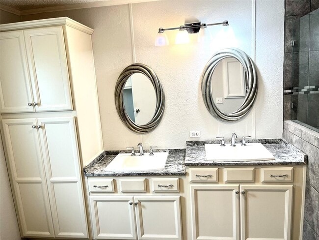 Building Photo - 311 Texas Ave