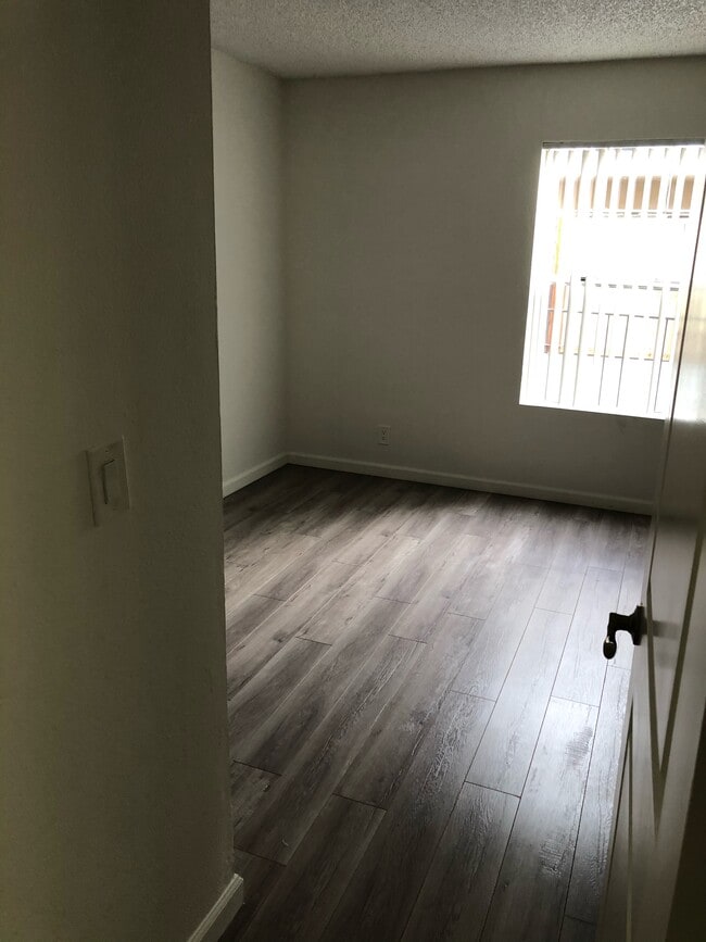 Building Photo - 7500 Mason Ave