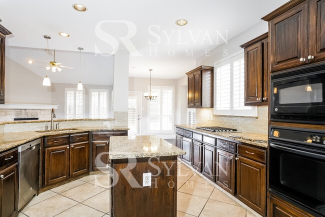 Building Photo - The Lifestyle You Deserve.
