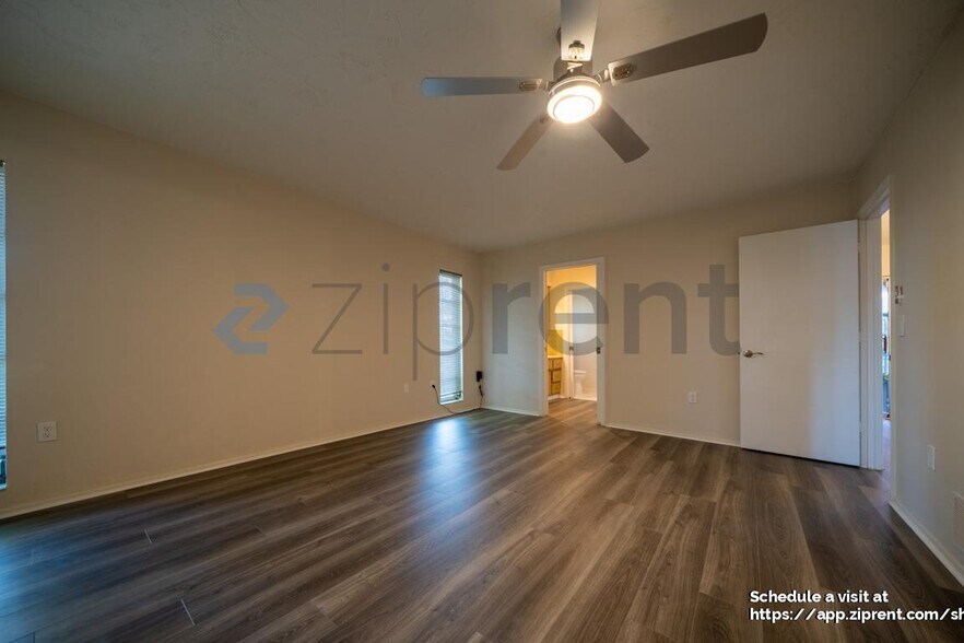 Building Photo - 468 Laurencin Dr