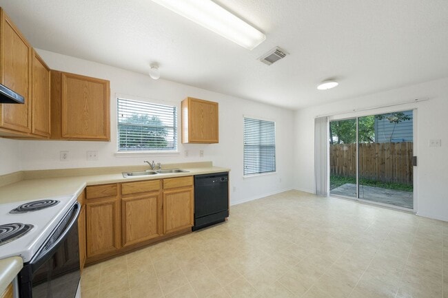 Building Photo - 7 Kenrock Ridge