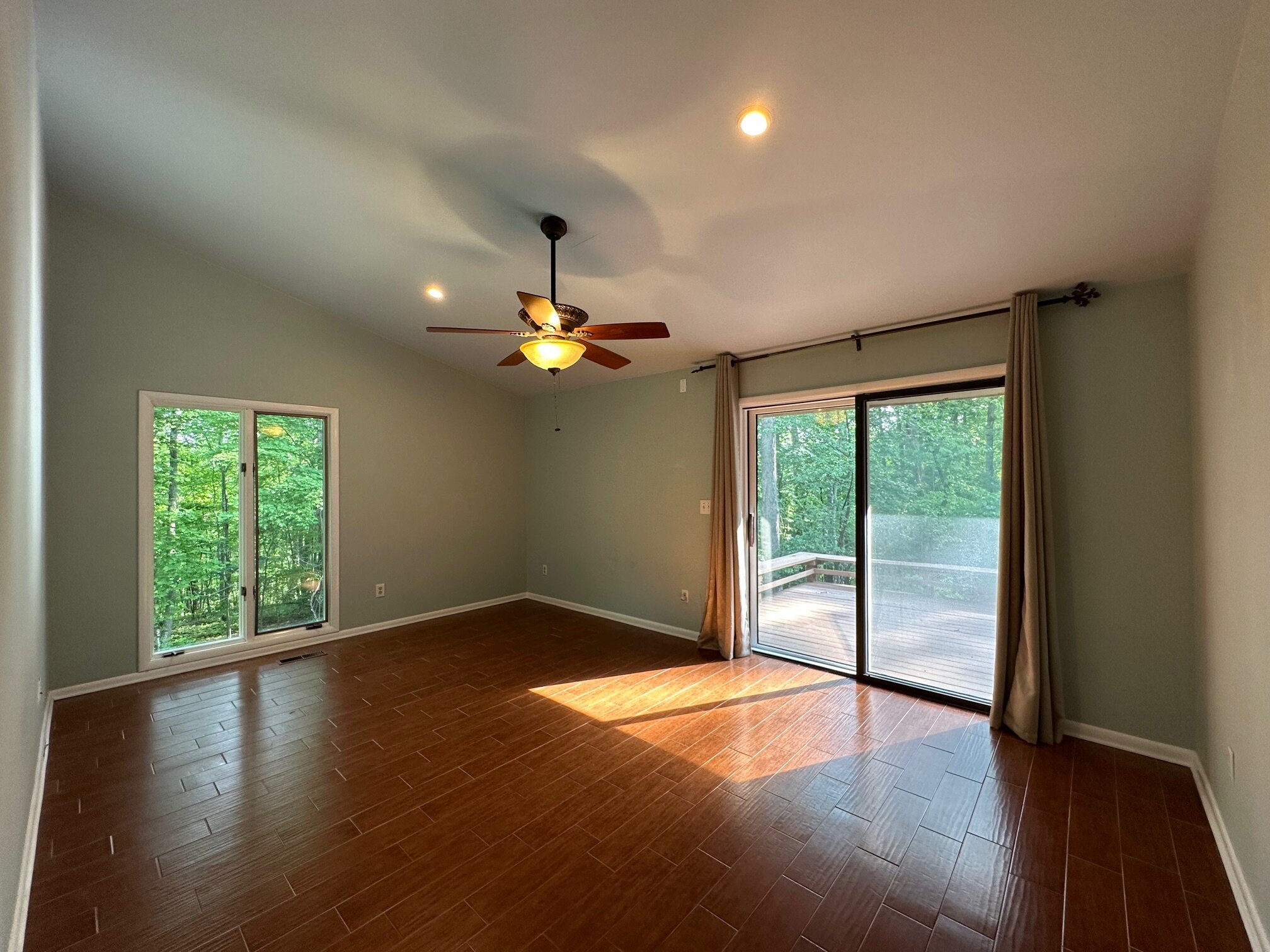 Building Photo - 66 Whispering Pines Dr