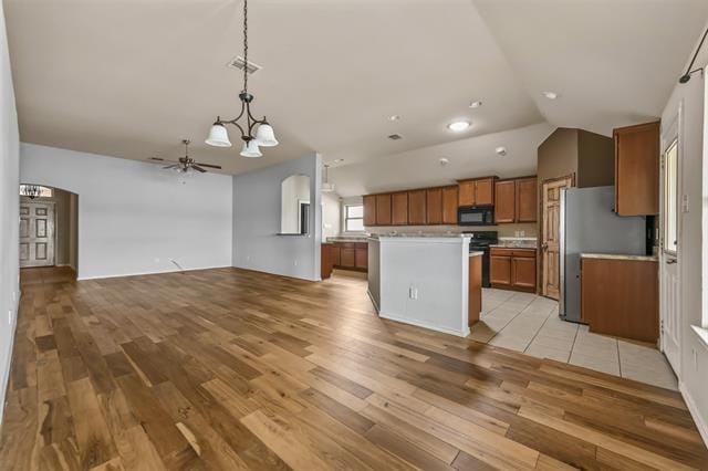 Building Photo - 5533 Grenada Dr