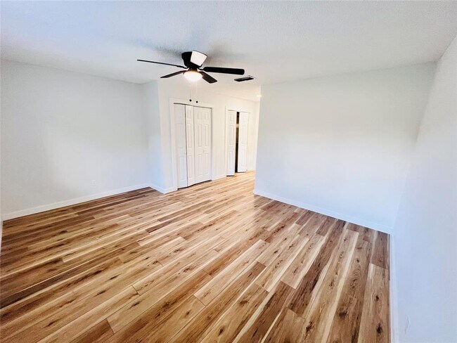 Building Photo - 9614 Ravensworth Dr