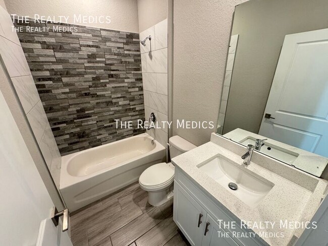 Building Photo - 304 Big Sioux Ln