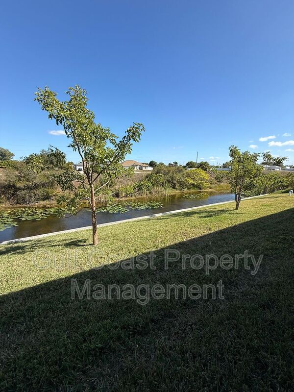 Building Photo - 1229 NE 19th Ave