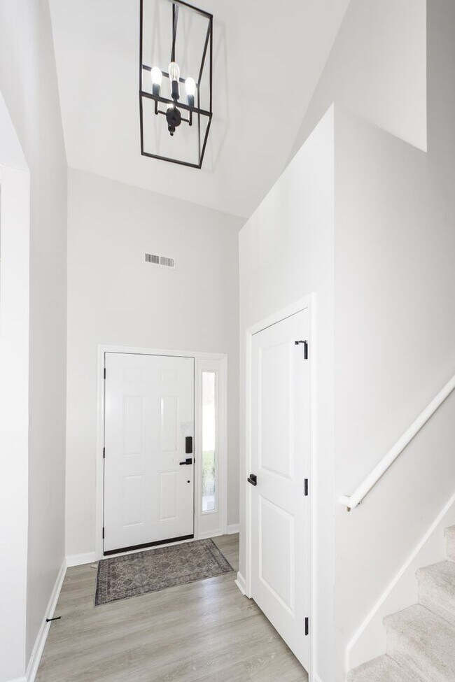 Building Photo - 4 Bedroom 2.5 Bath House in Woodland Lakes - Goose Creek