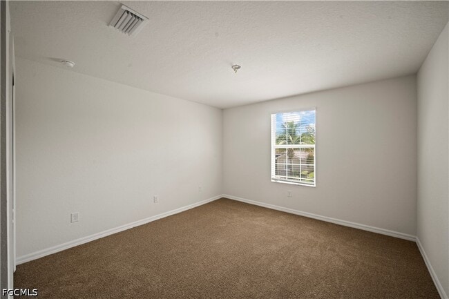 Building Photo - 4234 Bluegrass Dr