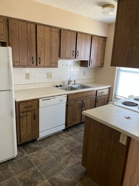 Kitchen - 881 Boca Raton Dr