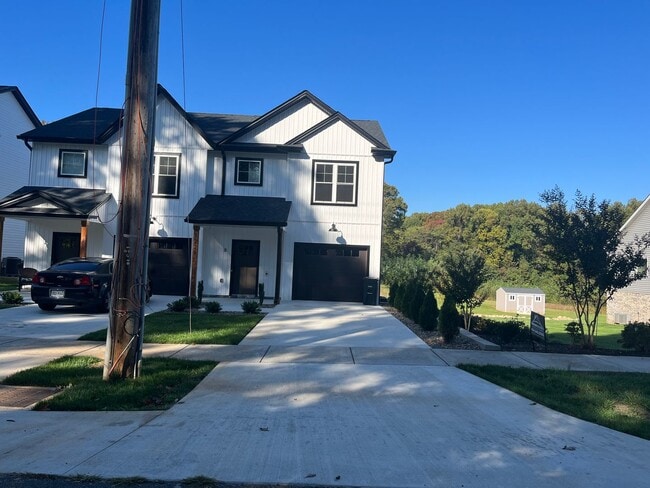 Primary Photo - 1221 Lockewood Dr
